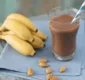 
                  Para começar o dia: aprenda a fazer shake de cacau, banana e amêndoas