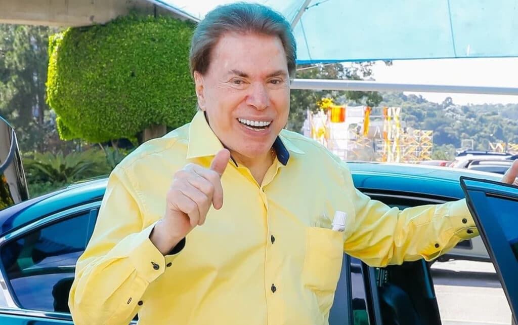 Silvio Santos assiste jogo de futebol com família em Orlando e