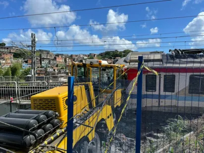 
		Trem do metrô descarrila em Salvador e atividades são suspensas na Linha 1; veja vídeo