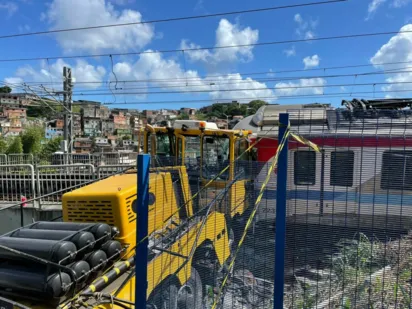 
		Trem do metrô descarrila em Salvador e atividades são suspensas na Linha 1; veja vídeo