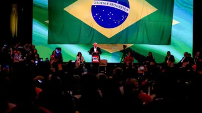 
		PT lança pré-candidatura de Lula à presidência com Alckmin como vice