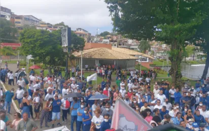 
		Agentes de saúde realizam protesto e bloqueiam parte do Dique do Tororó
