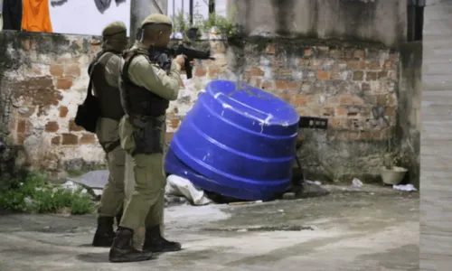 
				
					Polícia Militar realiza operação contra assaltos à bares e restaurantes em Salvador
				
				