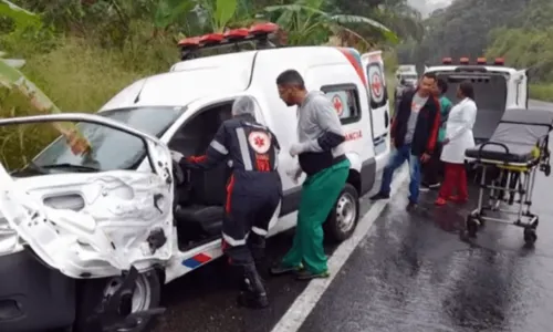 
				
					Duas pessoas morrem e outra fica ferida em acidente na BR-330, sul da Bahia
				
				