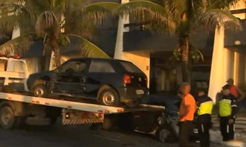 
				
					Casal perde controle e atinge 3 carros na orla de Salvador; uma pessoa ficou ferida
				
				