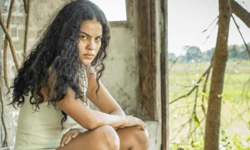 
				
					Bella Campos, a Muda de 'Pantanal, se despede da trama em clique de biquíni: 'Saudade'
				
				