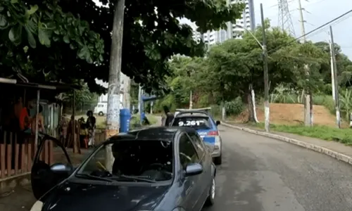 
				
					Homem morre após ser baleado e abandonado na ladeira do HGE, em Salvador
				
				
