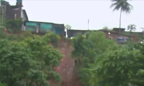
				
					Chegam a 33 mortes confirmadas devido à chuva no Grande Recife
				
				