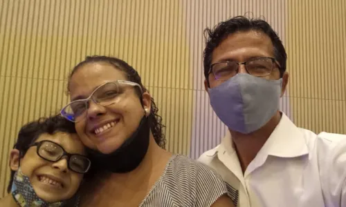
				
					Família de garoto com baixa visão faz vaquinha na web para comprar óculos especial que custa R$ 4 mil: 'Estamos no limite'
				
				