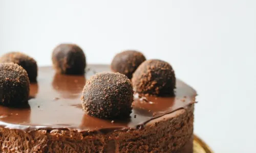 
				
					Três receitas imperdíveis de bolos de chocolate de batedeira
				
				