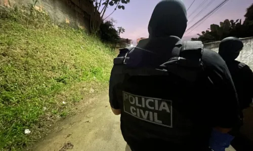 
				
					Homem é atacado e morto pelo próprio cachorro em cidade da Região Metropolitana de Salvador
				
				