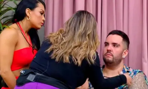 
				
					Participante chora ao levar bronca ao vivo no Power Couple Brasil; assista
				
				