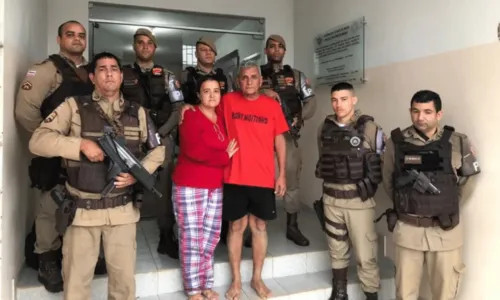 
				
					Após sequestro, prefeito de Iguaí e esposa são libertados na Bahia
				
				