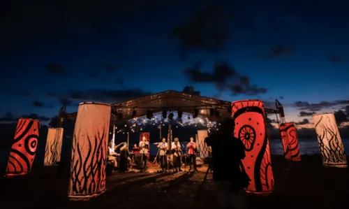 
				
					Ronaldo Fraga veste Milton Nascimento na última turnê da carreira do cantor
				
				