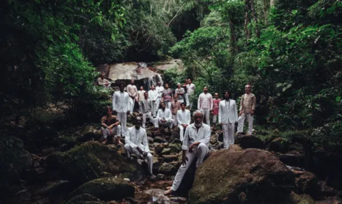 
				
					Álbum póstumo do Maestro Letieres Leite chega nesta quinta-feira (19); escute já
				
				