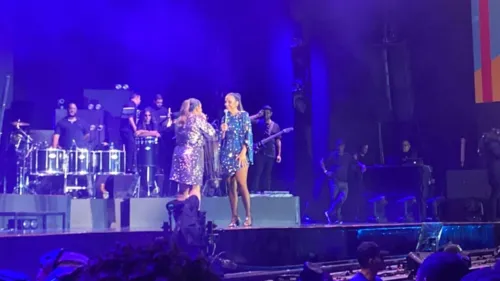 
				
					Vídeo: Ivete ganha parabéns de fãs em show de 50 anos na BA e Preta Gil puxa: 'Vou comer seu bolo'
				
				