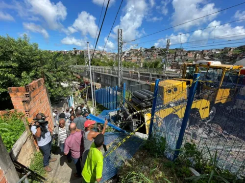 
				
					FOTOS: veja imagens do acidente entre o trem do metrô de Salvador e caminhão rebocador
				
				