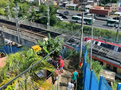 
				
					FOTOS: veja imagens do acidente entre o trem do metrô de Salvador e caminhão rebocador
				
				