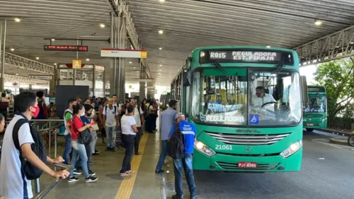 
				
					FOTOS: veja imagens do acidente entre o trem do metrô de Salvador e caminhão rebocador
				
				