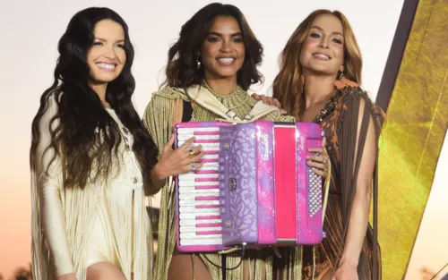 
				
					Com Juliette e Lucy Alves, Claudia Leitte grava DVD em comemoração aos 20 anos de carreira
				
				