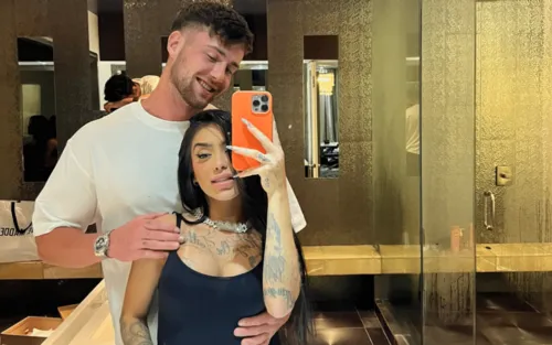 
				
					MC Mirella é 'enforcada' por Harry Jowsey em nova foto do casal
				
				