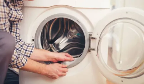 
				
					Saiba como limpar sua máquina de lavar sem estragar o eletrodoméstico
				
				