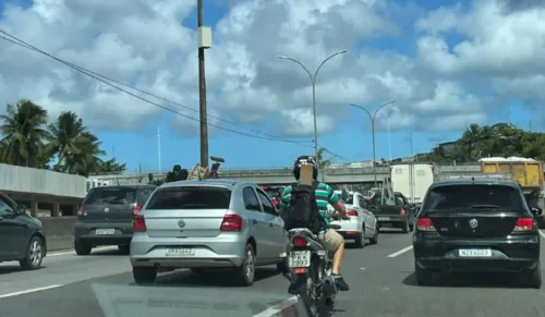 
				
					Trem do metrô descarrila em Salvador e atividades são suspensas na Linha 1; veja vídeo
				
				