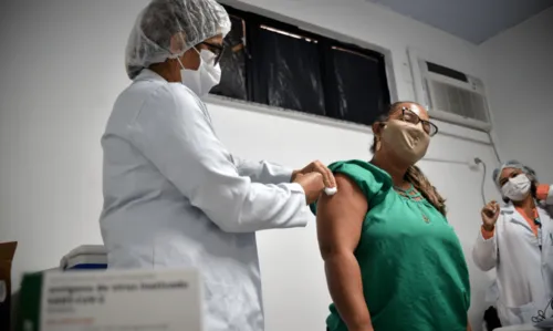 
				
					Vacinação contra Covid-19 em Salvador segue com 1ª à 4ª dose nesta sexta
				
				