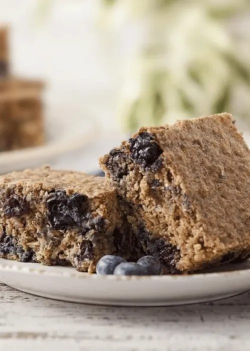 
				
					Sem açúcar e sem lactose: aprenda receita de bolo integral de banana e blueberry
				
				