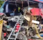 
                  Ônibus e carreta colidem na BR-163 e deixam 11 mortos no Mato Grosso; veículos ficaram destruídos