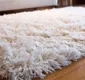 
                  Saiba como higienizar seu tapete felpudo sem danificar a peça
