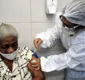 
                  Idosos a partir de 65 anos começam a receber vacina contra Covid-19 na segunda-feira (16)