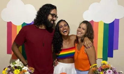 
		'Por sermos livres, nos escolhemos diariamente': Conheça trisal baiano que encontrou o amor na liberdade