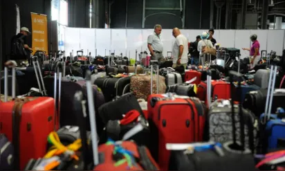 
		Bolsonaro veta gratuidade no despacho de bagagens em voos no Brasil