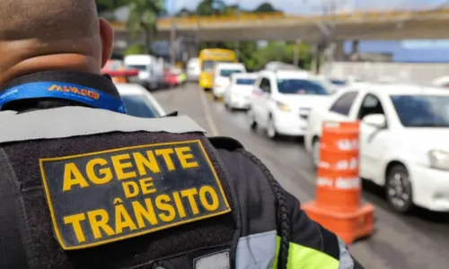 
				
					Trânsito será alterado nas ruas do Centro de Salvador para celebrações do 2 de julho
				
				