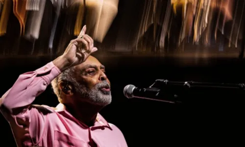 
				
					'Gilberto Gil se denomina como espírito sambista', diz pesquisadora Ceci Alves sobre a relação do músico com a religiosidade
				
				