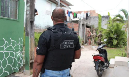 
				
					Operação 'Unum Corpus' cumpre quase de 40 mandados de prisão na Bahia
				
				