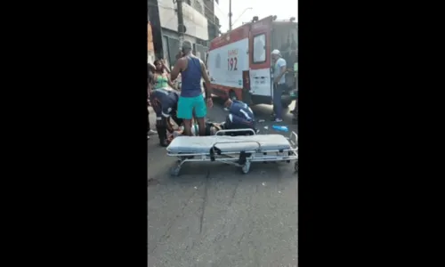 
				
					Batida entre carro e moto deixa dois feridos na Avenida San Martin, em Salvador
				
				