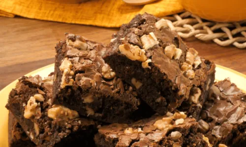 
				
					Delícia: aprenda receita de brownie que leva nozes, castanha de caju e chocolate em cubos
				
				