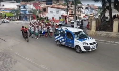 
				
					Vídeo: fogo simbólico do 2 de Julho chega a Santo Amaro
				
				
