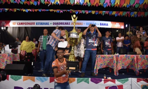 
				
					Cia da Ilha vence Campeonato Estadual de Quadrilhas Juninas pela 2ª edição consecutiva
				
				