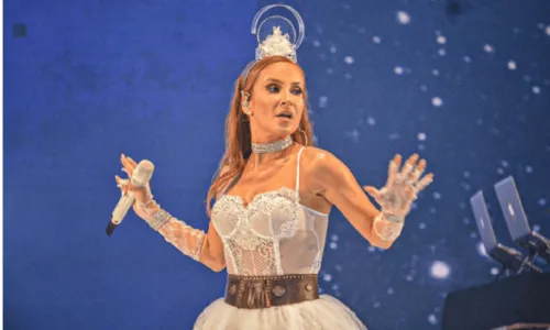 
				
					Claudia Leitte é obrigada a deixar palco de São João e desabafa
				
				