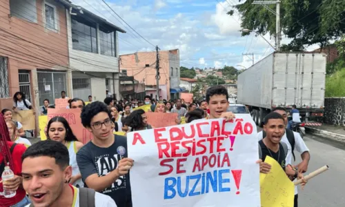 
				
					Vídeo: Estudantes do Ifba na Bahia contra corte de verbas para institutos federais
				
				