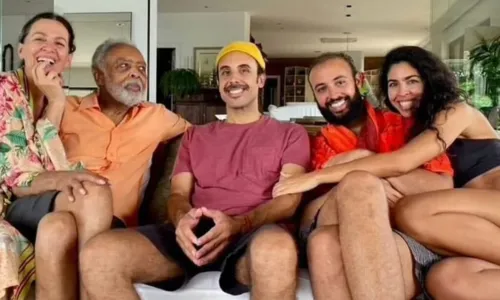 
				
					Gilberto Gil mostra ensaios para turnê europeia com a família: 'Muita alegria e animação'
				
				