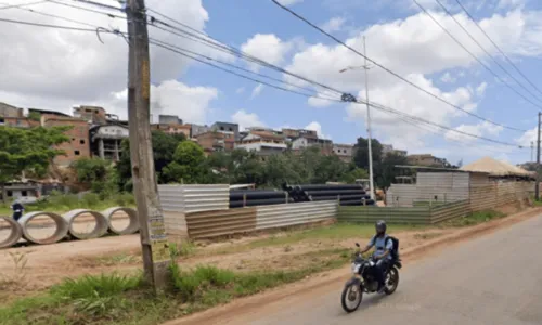 
				
					Homens armados invadem obra e roubam equipamentos de construtora em Salvador
				
				