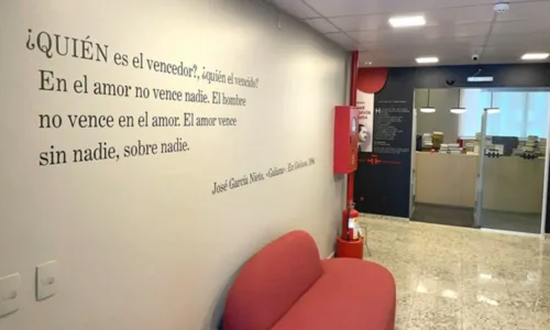 
				
					Instituto Cervantes de Salvador reinaugura biblioteca com obras raras na terça-feira (21)
				
				