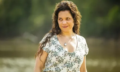 
				
					Isabel Teixeira celebra sucesso em 'Pantanal' e diz que o pai não gosta de ver suas cenas quentes: 'A vida inteira foi assim'
				
				