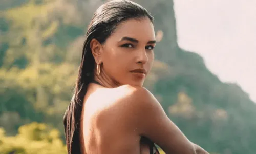 
				
					Sem sutiã, Mariana Rios ostenta corpão em clique: 'Sextou na ilha'
				
				