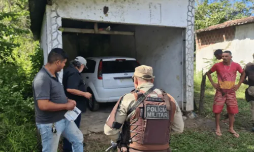 
				
					Corpo de motorista por aplicativo encontrado morto é enterrado no sul da Bahia
				
				