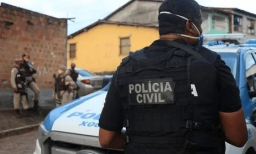 
				
					Sob suspeita de relação extraconjugal, mulher é agredida a pauladas no interior da Bahia
				
				